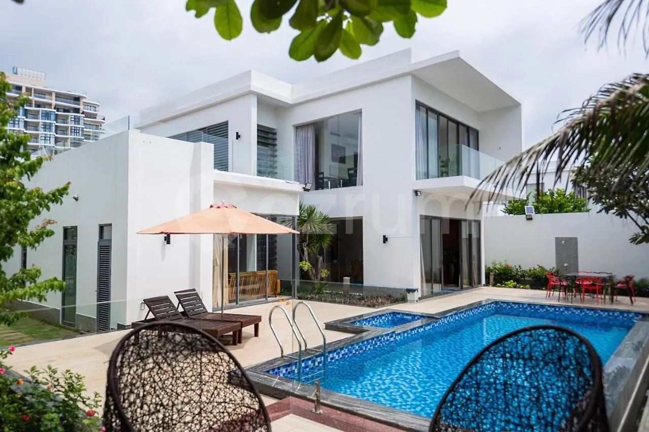 Villa Blue Day Resort Long Cung Gan Bien location